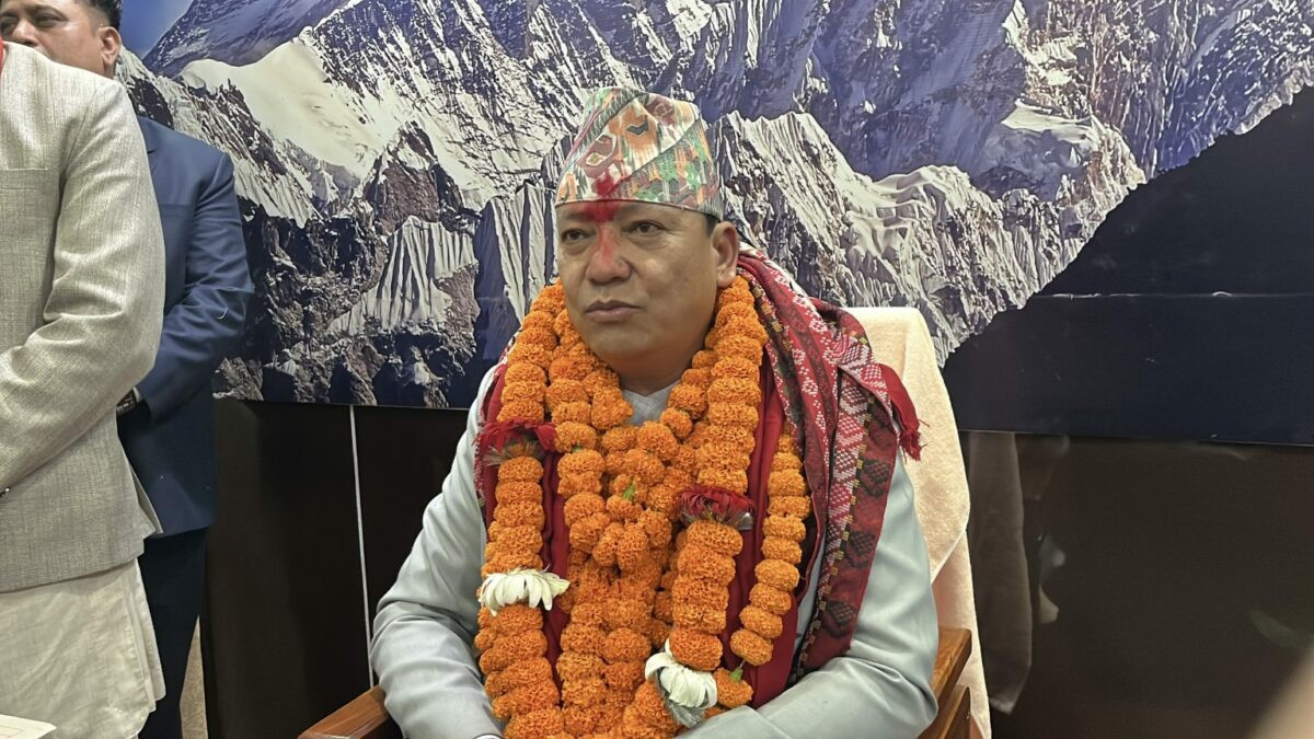 रसुवा बाढीबाट घाइतेको निःशुल्क उपचार प्रबन्ध गरेका छौँ : मुख्यमन्त्री थापा