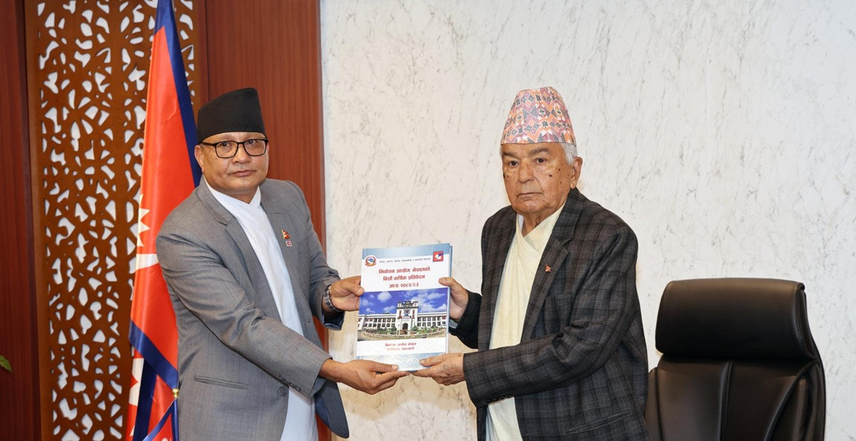राष्ट्रपतिसमक्ष निर्वाचन आयोगको वार्षिक प्रतिवेदन पेश