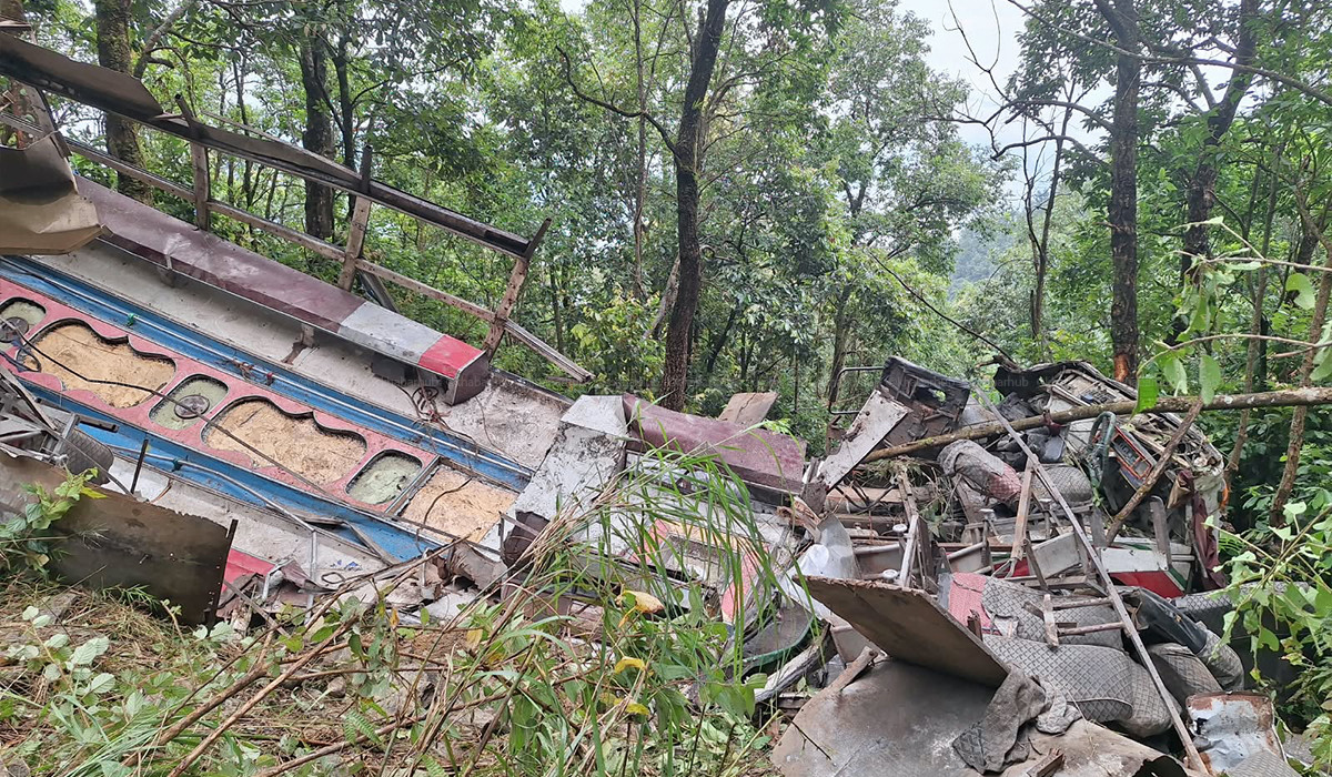 स्कुल बस दुर्घटनाको छानबिन गर्न समिति गठन, पाँच दिनमा प्रतिवेदन बुझाउन निर्देशन